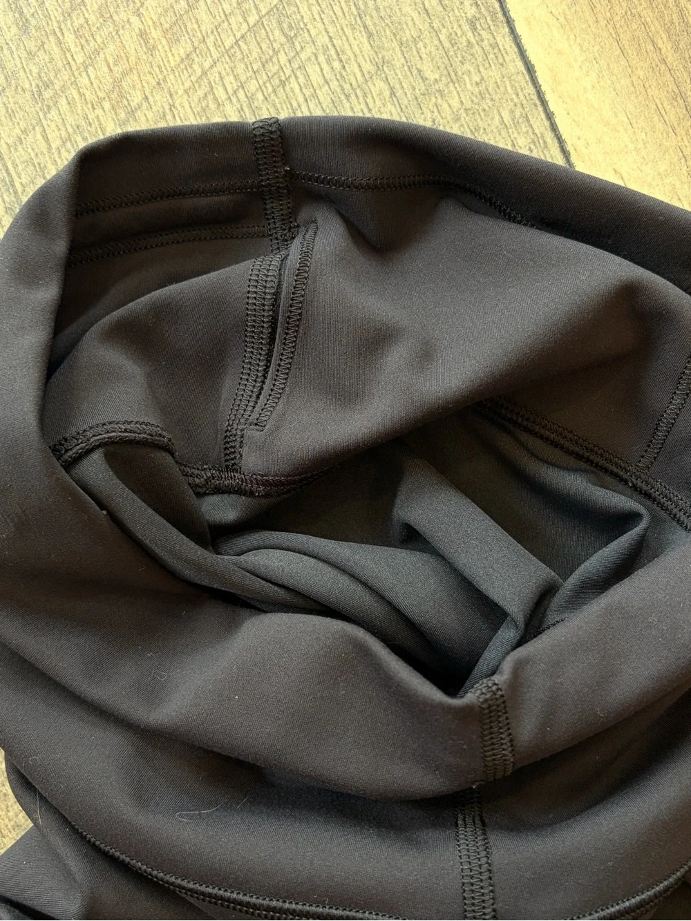 Lululemon Wunder Train High-Rise Crop Leggings 21" In Black size four (4) - Picture 6 of 10